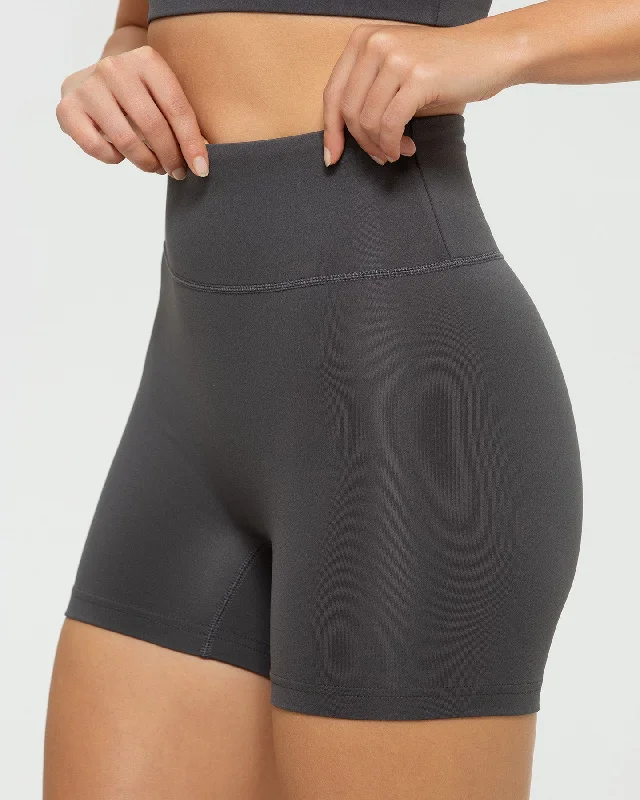 Essential Shorts | Graphite